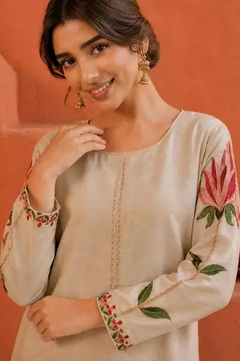 women floral embroidered regular thread work kurta with patiala