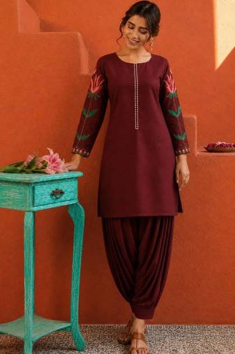 women floral embroidered regular thread work kurta with patiala