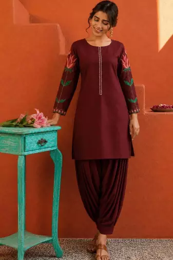 women floral embroidered regular thread work kurta with patiala