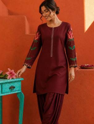 women floral embroidered regular thread work kurta with patiala 3