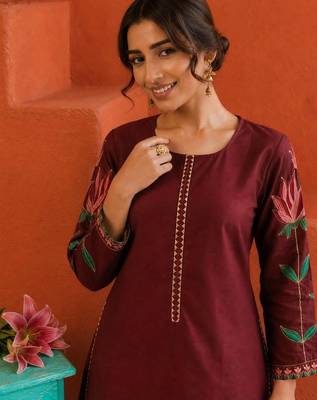 women floral embroidered regular thread work kurta with patiala 5