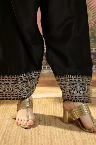 women cotton embroidered straight kurta and farshi salwar with dupatta set