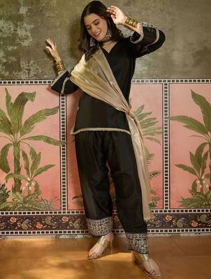 women cotton embroidered straight kurta and farshi salwar with dupatta set 6