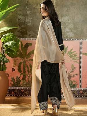 women cotton embroidered straight kurta and farshi salwar with dupatta set 7