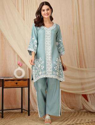 women ethnic motifs embroidered regular thread work kurta with palazzos 2