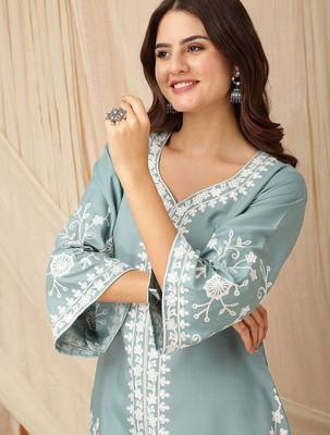 women ethnic motifs embroidered regular thread work kurta with palazzos 3