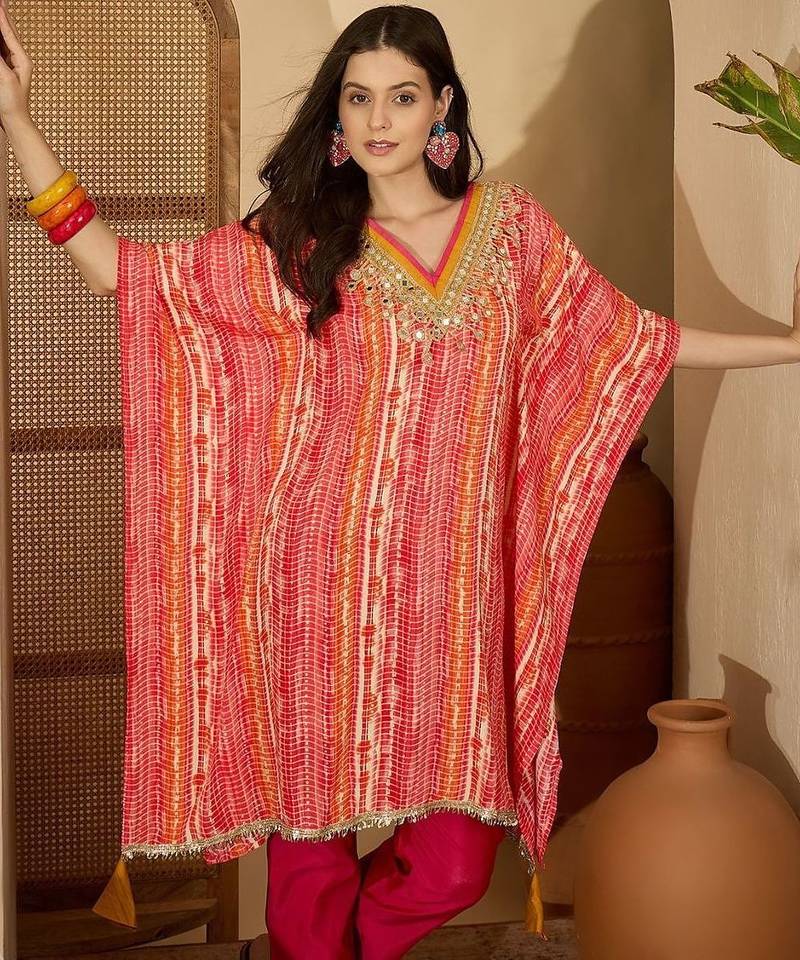 women printed regular mirror work kurta with trousers