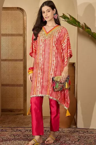 women printed regular mirror work kurta with trousers