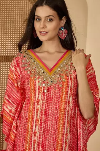 women printed regular mirror work kurta with trousers