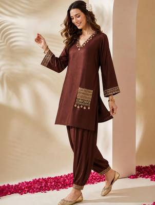 women ethnic motifs embroidered regular thread work kurta with patiala 2