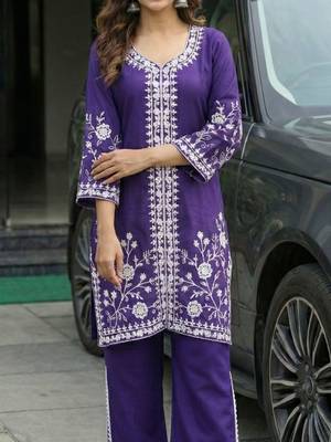 women ethnic motifs embroidered regular thread work kurta with palazzos 3