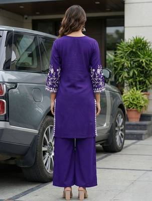 women ethnic motifs embroidered regular thread work kurta with palazzos 4