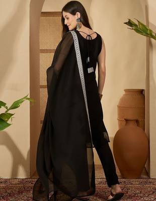 women ethnic motifs embroidered regular mirror work kurta with trousers & with dupatta 6