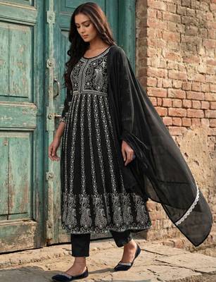 women ethnic motifs embroidered regular thread work kurta with trousers & with dupatta 1
