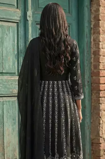 women ethnic motifs embroidered regular thread work kurta with trousers & with dupatta