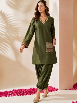 women ethnic motifs embroidered regular thread work kurta with patiala 1