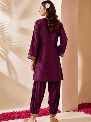 women ethnic motifs regular kurta with patiala 4