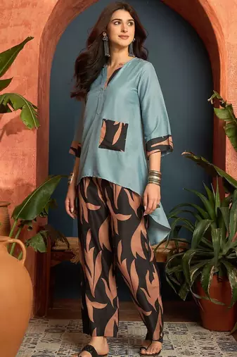women colourblocked regular kurti with trousers