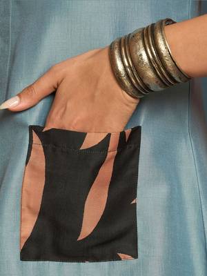 women colourblocked regular kurti with trousers 7