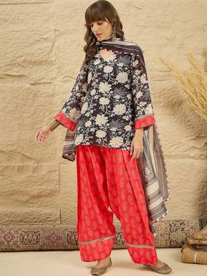 women floral printed regular linen kurta with farshi salwar and dupatta 5