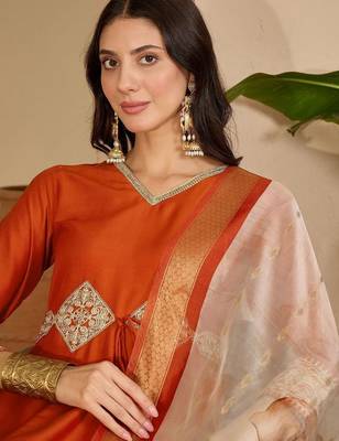 women ethnic motifs embroidered regular patchwork kurta with palazzos & with dupatta 7