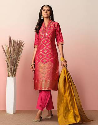 women regular thread work kurta with trousers & with dupatta 5