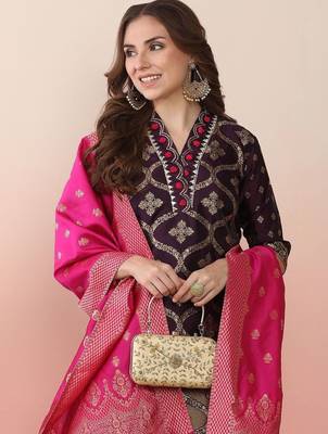 women ethnic motifs regular thread work kurta with patiala & with dupatta 3