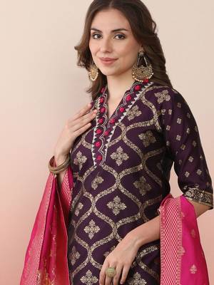 women ethnic motifs regular thread work kurta with patiala & with dupatta 5