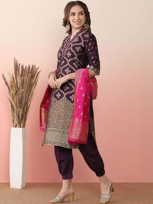 women ethnic motifs regular thread work kurta with patiala & with dupatta 6