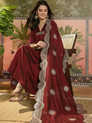 women ethnic motifs embroidered tiered thread work kurta with palazzos & with dupatta 1