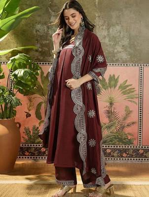women ethnic motifs embroidered tiered thread work kurta with palazzos & with dupatta 2