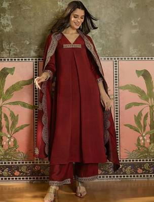 women ethnic motifs embroidered tiered thread work kurta with palazzos & with dupatta 3