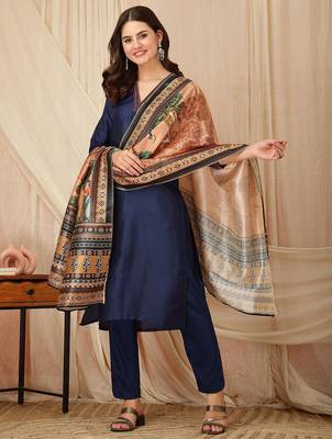 women ethnic motifs regular thread work kurta with trousers & with dupatta 1
