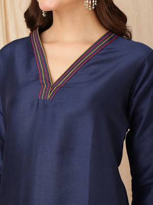 women ethnic motifs regular thread work kurta with trousers & with dupatta 2