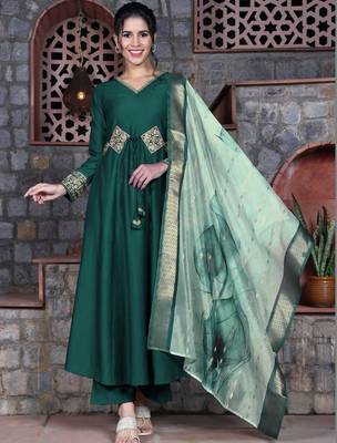 women ethnic motifs embroidered regular patchwork kurta with palazzos & with dupatta 1