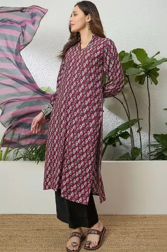 women ethnic motifs printed thread work kurta with trousers & with dupatta
