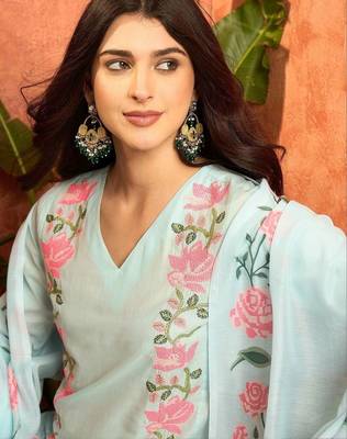 women cotton floral embroidered thread work kurta with palazzos & dupatta 6