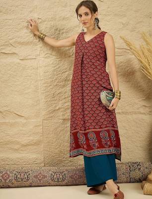 women ethnic motifs printed regular kurta with palazzos 1