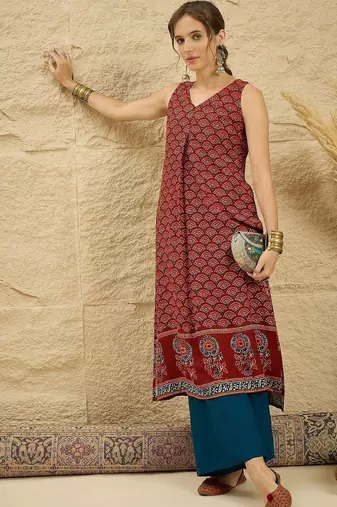 women ethnic motifs printed regular kurta with palazzos