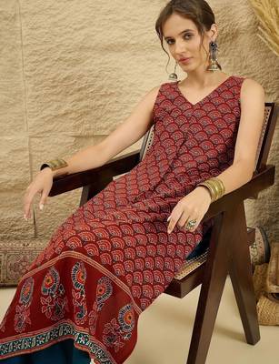 women ethnic motifs printed regular kurta with palazzos 2