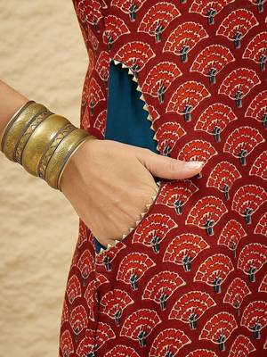 women ethnic motifs printed regular kurta with palazzos 4
