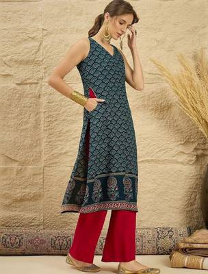women ethnic motifs printed regular kurta with palazzos 3