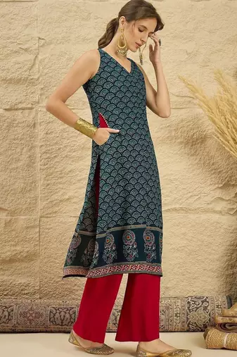 women ethnic motifs printed regular kurta with palazzos