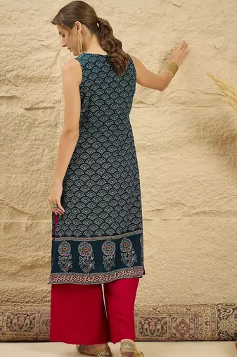 women ethnic motifs printed regular kurta with palazzos
