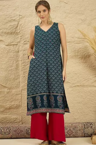 women ethnic motifs printed regular kurta with palazzos