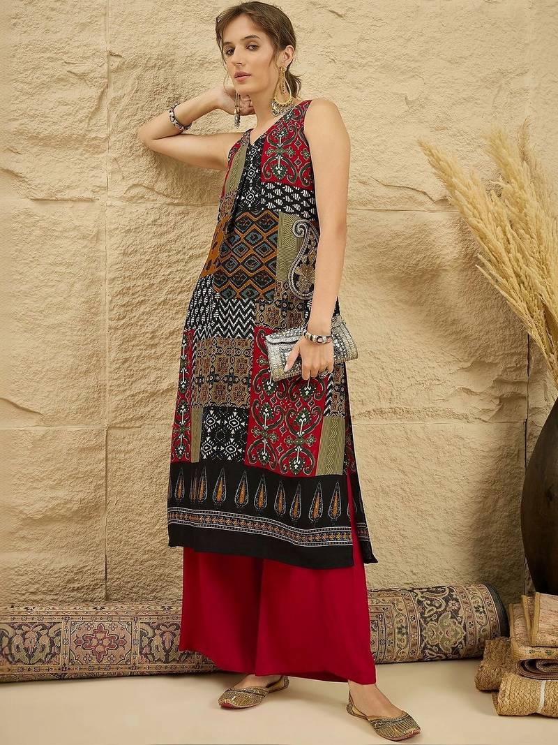 women ethnic motifs printed regular sequinned kurta with trousers