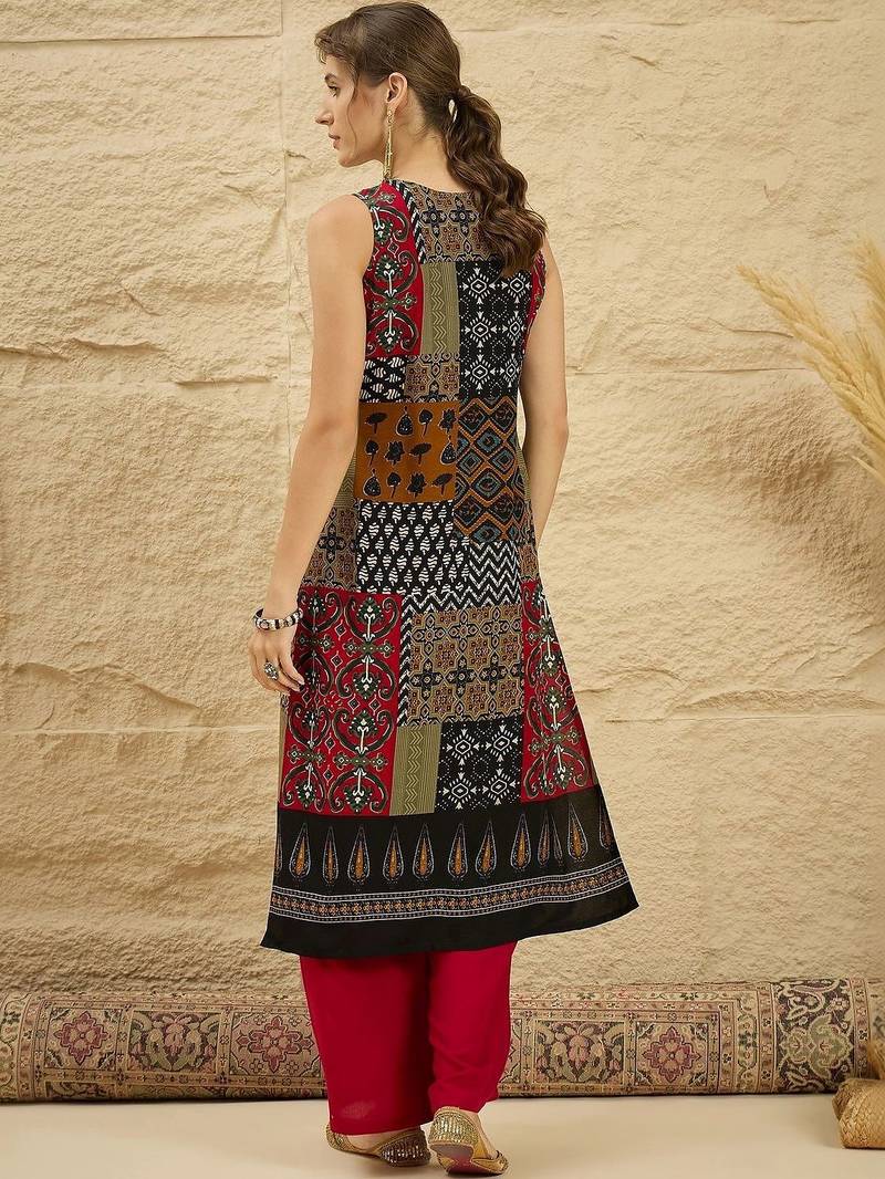 women ethnic motifs printed regular sequinned kurta with trousers