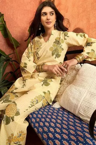 women floral printed regular  cotton kurti with trousers