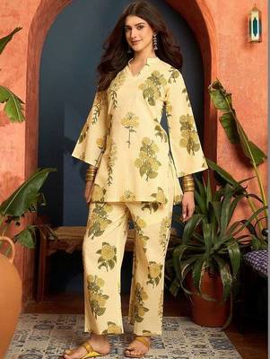 women floral printed regular  cotton kurti with trousers 2