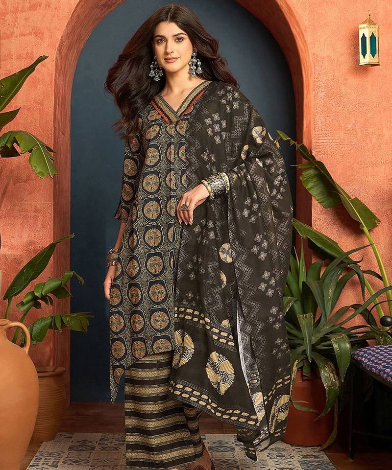 women ethnic motifs printed regular zardozi  cotton kurta with palazzos & with dupatta
